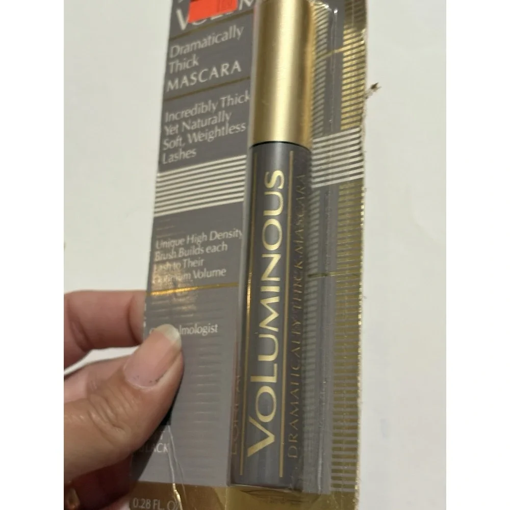 L'Oreal Paris Voluminous Dramatically Thick Mascara Old Formula SOFT BLACK New